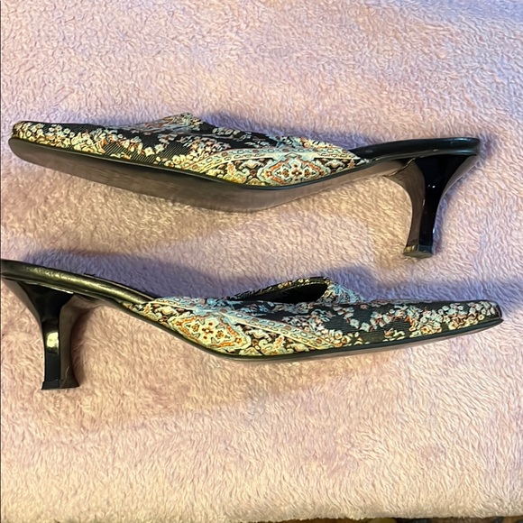 Black and Multicolor Heels - Picture 4 of 7